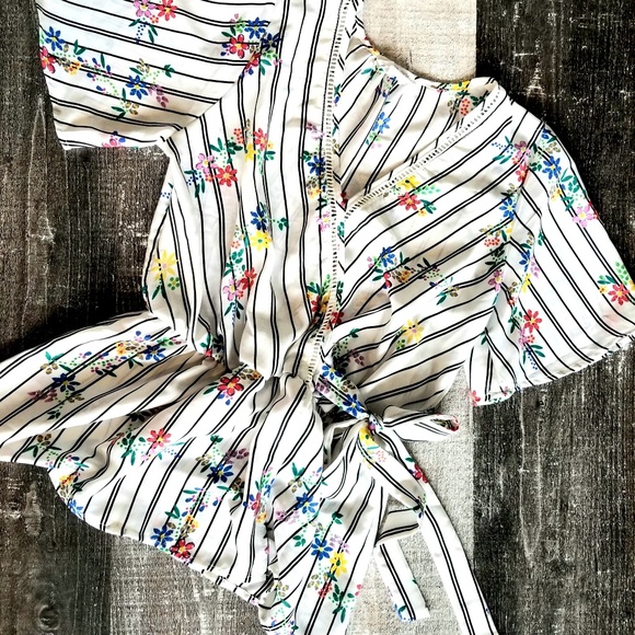 Tie Waist Floral Striped Blouse - Picture 3 of 5